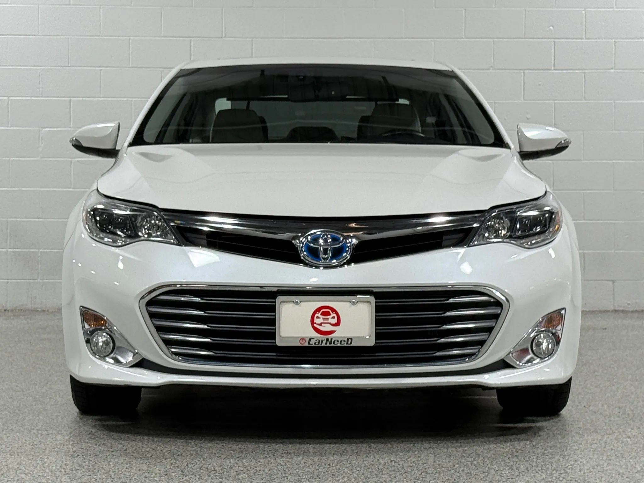 Used 2014 Toyota Avalon Limited FWD image 3