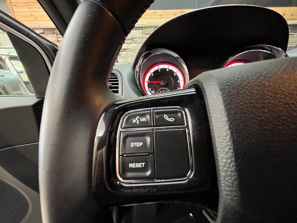 Used 2015 Dodge Grand Caravan SE FWD image 25