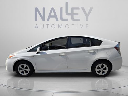 Used 2013 Toyota Prius Two FWD image 2