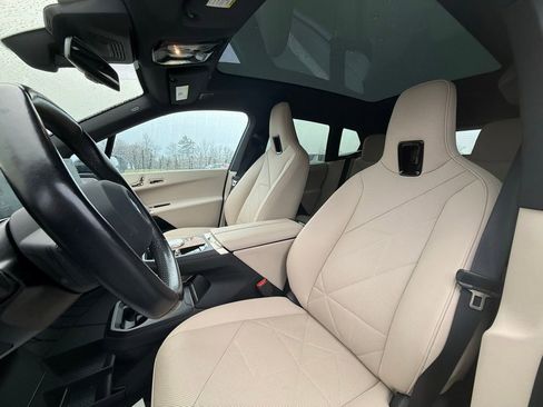 Used 2023 BMW iX M60 w/ Executive Package image 27