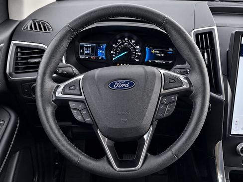 Used 2024 Ford Edge Titanium AWD/4WD image 29