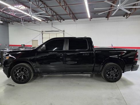 Used 2020 RAM 1500 Limited w/ Black Appearance Package AWD/4WD image 8