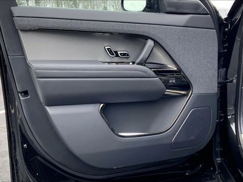 New 2026 Land Rover Range Rover Sport SE AWD/4WD image 11