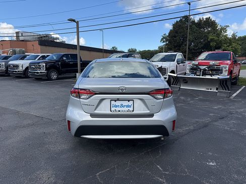 Used 2022 Toyota Corolla LE w/ Carpet Mat Package (TMS) FWD image 5