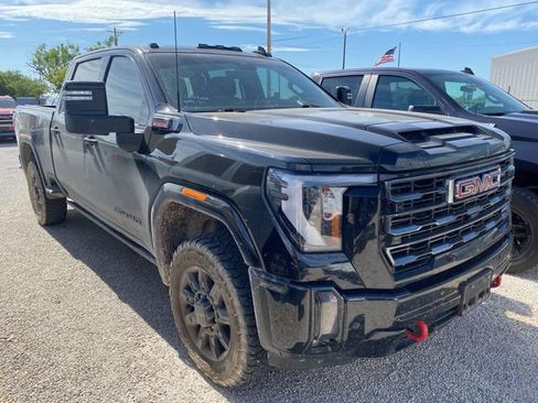 Used 2024 GMC Sierra 2500 AT4 w/ AT4 Premium Plus Package AWD/4WD image 2