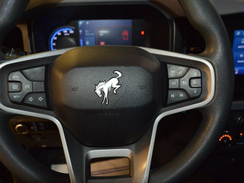 Used 2023 Ford Bronco 4-Door AWD/4WD image 18