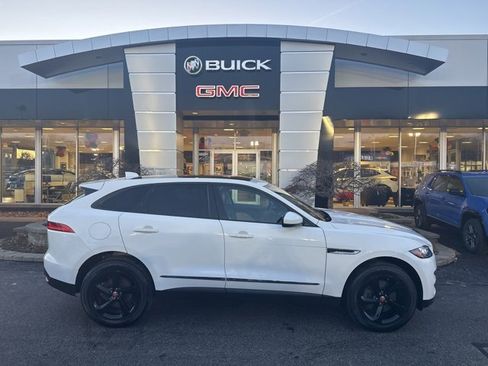 Used 2018 Jaguar F-PACE Premium image 33