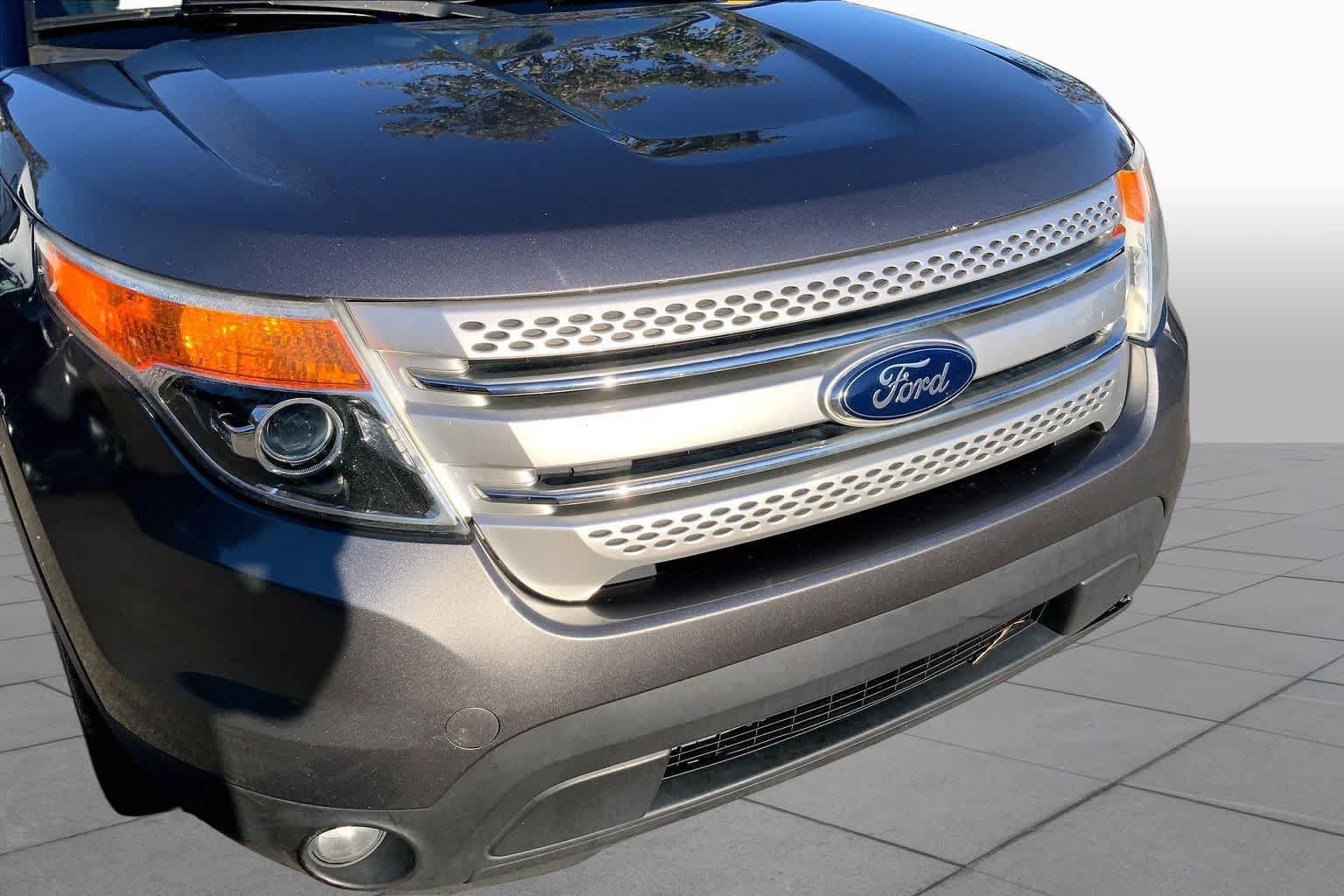 Used 2013 Ford Explorer XLT FWD image 28
