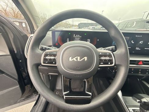 Used 2025 Kia Sorento LX image 14