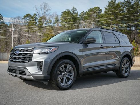 New 2026 Ford Explorer Active w/ Active Comfort Package AWD/4WD image 3