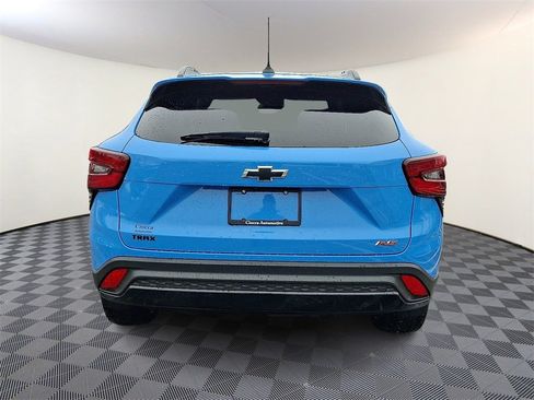 Used 2024 Chevrolet Trax RS w/ Sunroof Package image 8
