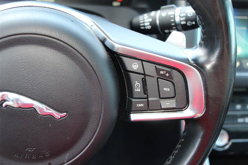 Used 2018 Jaguar XF S AWD/4WD image 39