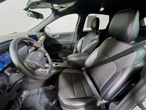 Used 2025 Ford Escape ST-Line image 19