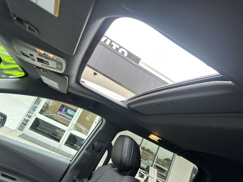 Used 2023 Toyota Sienna XSE image 11