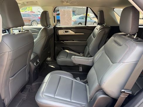 Certified 2025 Ford Explorer Active w/ Active Comfort Package AWD/4WD image 8