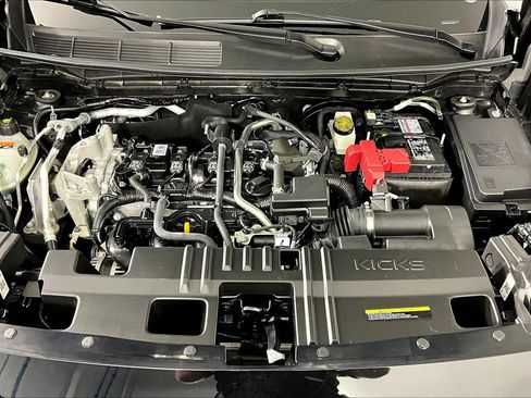 Used 2025 Nissan Kicks SV w/ SV Premium Package image 30