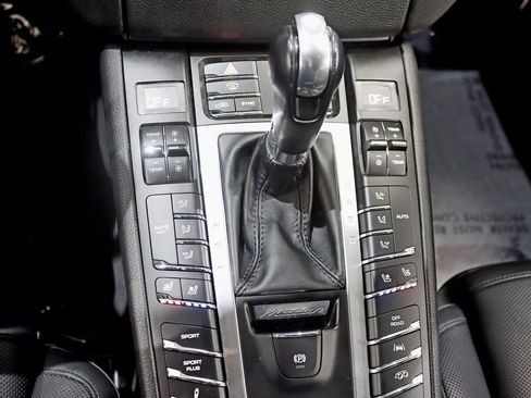 Used 2018 Porsche Macan GTS image 23