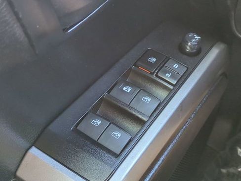 Used 2022 Toyota Tacoma SR5 w/ Technology Package image 22