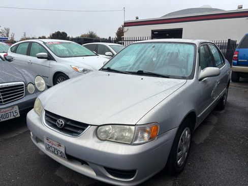 Used 2001 Toyota Corolla CE image 1