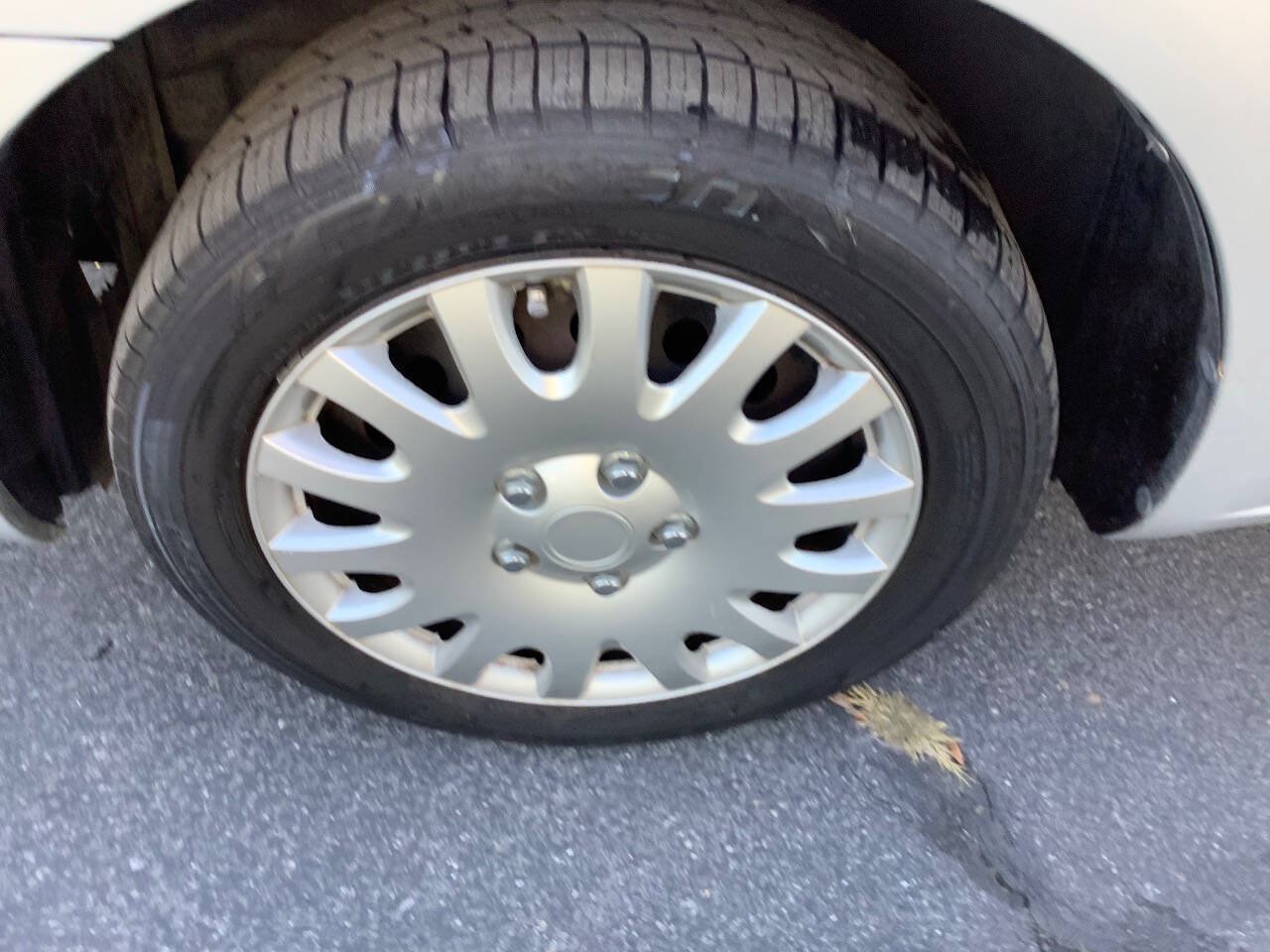 Used 2006 Toyota Matrix FWD image 19