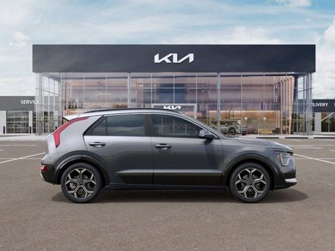 New 2025 Kia Niro SX Touring image 7