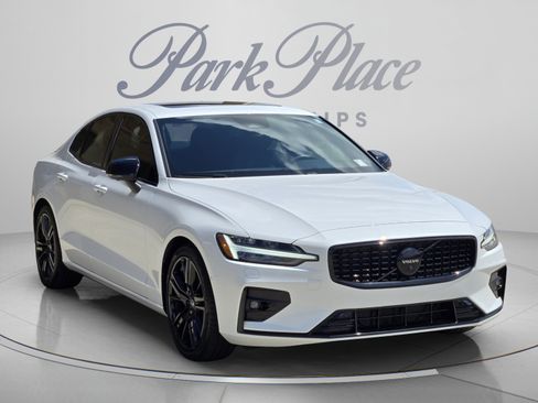 Certified 2023 Volvo S60 B5 Plus w/ Climate Package AWD/4WD image 8