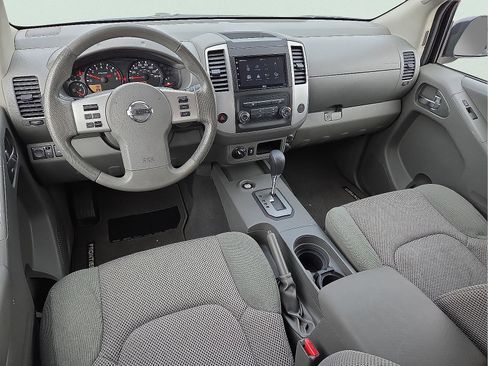 Used 2021 Nissan Frontier SV w/ SV Utility Package image 11