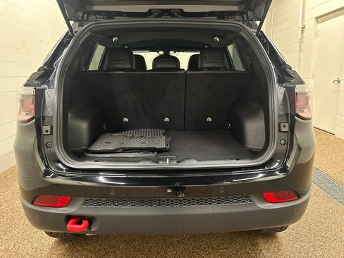 Used 2025 Jeep Compass Trailhawk AWD/4WD image 11