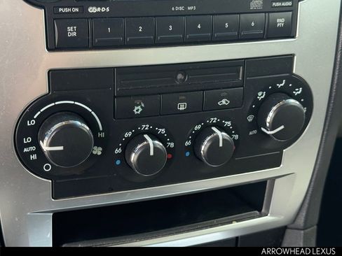 Used 2005 Chrysler 300 C w/ Protection Group II image 18