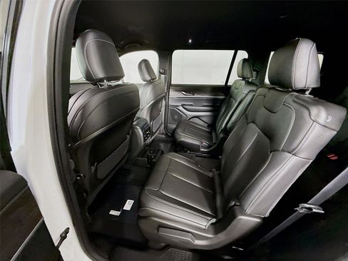 New 2025 Jeep Grand Cherokee L Limited w/ Black Appearance Package image 18