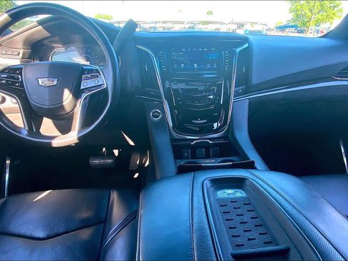Used 2016 Cadillac Escalade Platinum AWD/4WD image 16