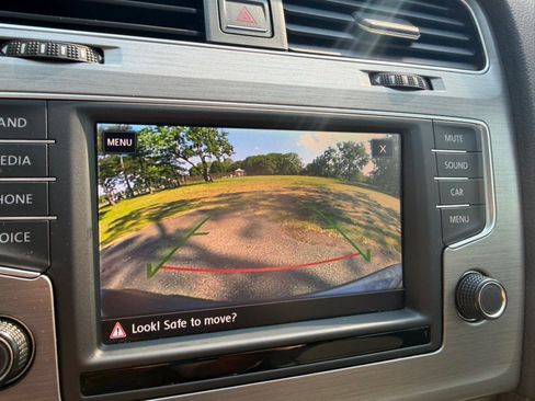 Used 2017 Volkswagen Golf S FWD image 14