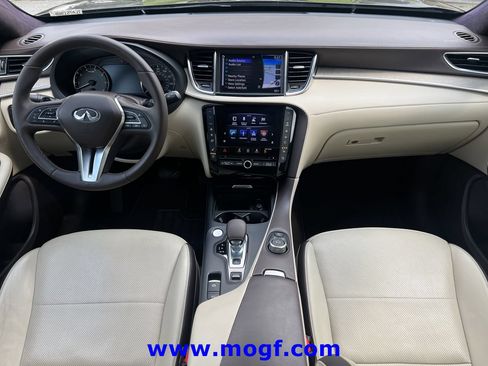 Used 2019 INFINITI QX50 Essential w/ Sensory Package AWD/4WD image 5