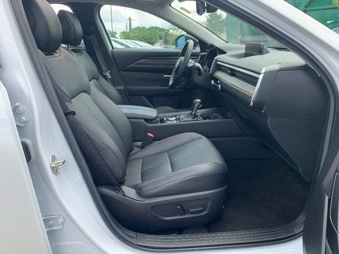 Used 2025 MAZDA CX-50 AWD 2.5 S w/ Premium Plus Pkg image 18
