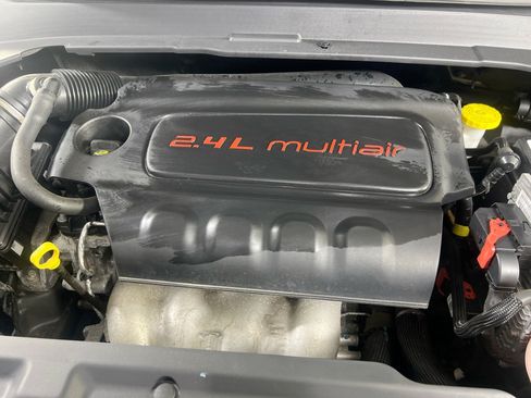 Used 2022 Jeep Compass Latitude w/ Sun and Sound Group AWD/4WD image 28
