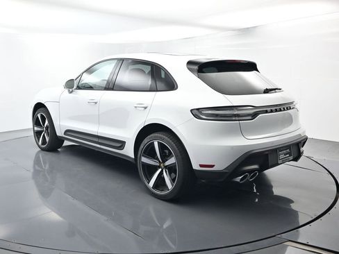 Certified 2025 Porsche Macan AWD/4WD image 3
