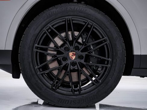 New 2026 Porsche Cayenne image 10