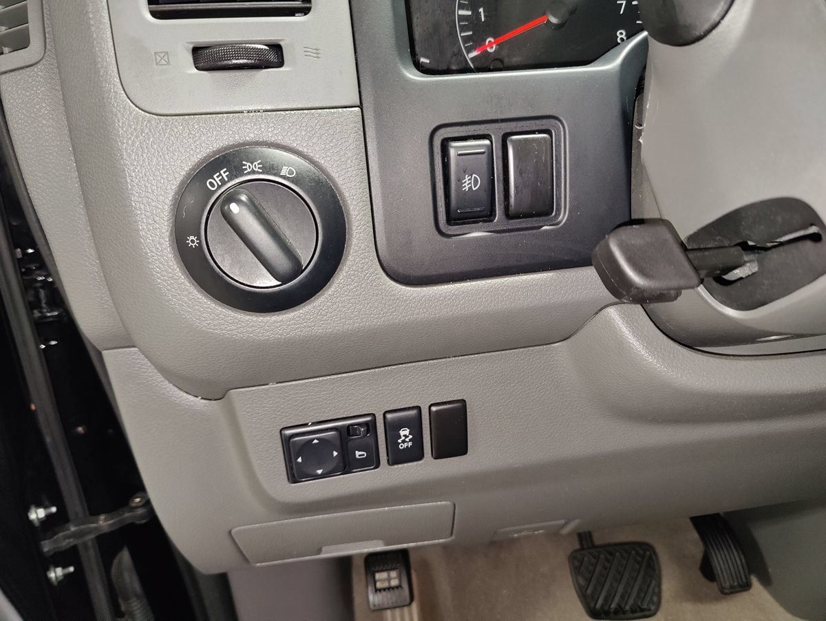 Used 2015 Nissan NV 3500 SL w/ Technology Package RWD image 29