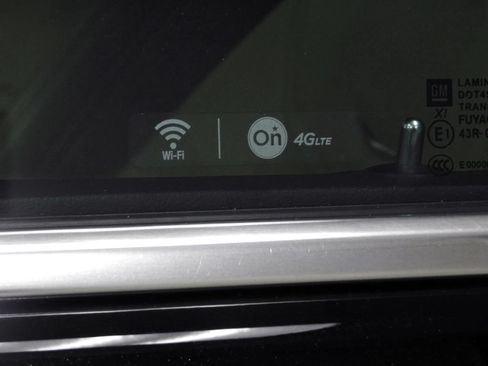 Used 2017 Cadillac XT5 FWD image 17
