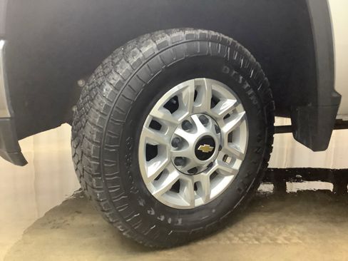 Used 2022 Chevrolet Silverado 2500 LT w/ Convenience Package image 23