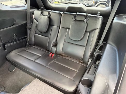 Used 2020 Ford Explorer XLT w/ Equipment Group 202A RWD image 12
