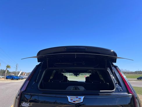 Used 2024 Cadillac Escalade Premium Luxury Platinum image 14