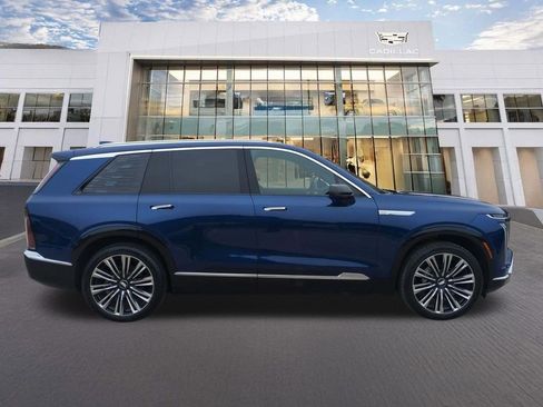 Certified 2026 Cadillac Vistiq Premium Luxury AWD/4WD image 4