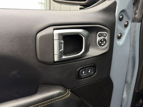 Used 2025 Jeep Wrangler Unlimited Sahara w/ Safety Group AWD/4WD image 24