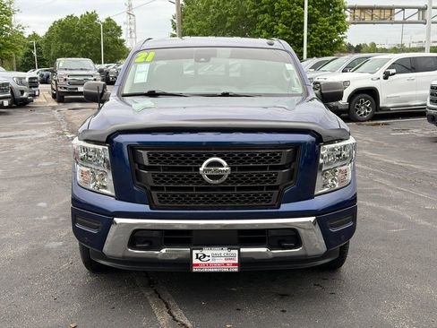 Used 2021 Nissan Titan SV w/ SV Convenience Package AWD/4WD image 2