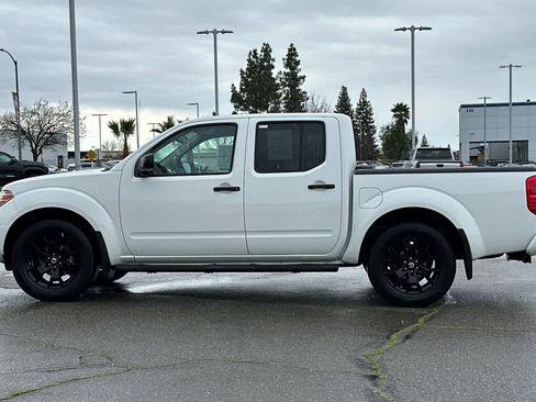Used 2019 Nissan Frontier SV w/ Value Truck Package image 9