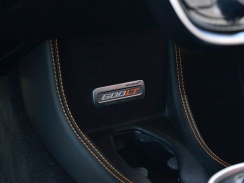 Used 2020 McLaren 600LT Spider RWD image 17
