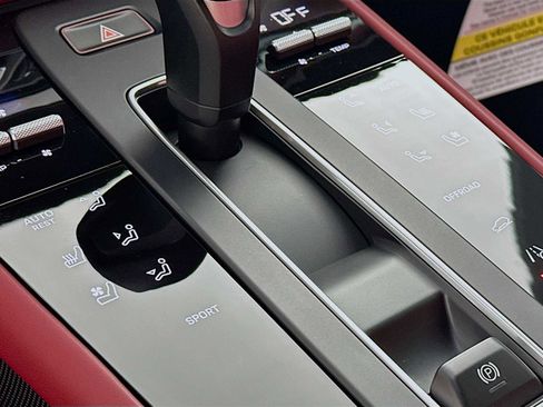 New 2026 Porsche Macan image 21