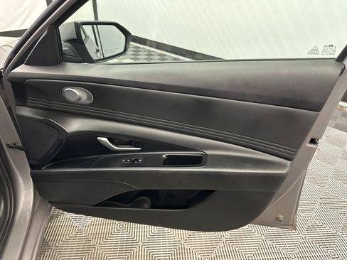 Used 2021 Hyundai Elantra SEL w/ Convenience Package FWD image 14