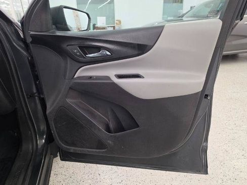 Used 2018 Chevrolet Equinox LS FWD image 27